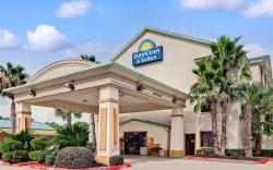 Days Inn & Suites by Wyndham Houston North/Aldine