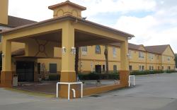 Days Inn & Suites by Wyndham Pasadena