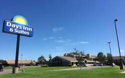 Days Inn & Suites by Wyndham Baxter Brainerd Area