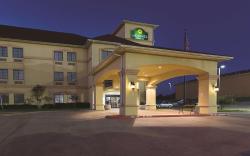 La Quinta Inn & Suites by Wyndham Alvarado