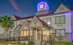 Motel 6 Stafford, TX – SW Houston - Sugarland