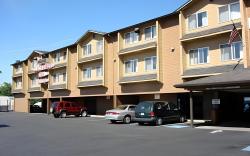 Clackamas Inn and Suites