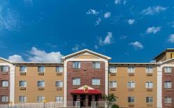 Super 8 By Wyndham Denton