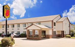 Super 8 By Wyndham Dyersville