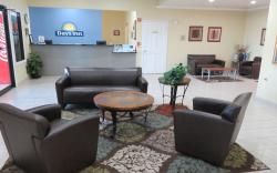 Days Inn by Wyndham Near Seaworld San Antonio 