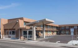 Days Inn by Wyndham Yosemite Area