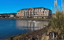 Oxford Suites Silverdale