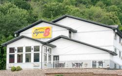 Super 8 By Wyndham Winona Mn