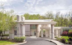 Howard Johnson by Wyndham Newburgh