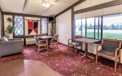 Knights Inn  Racine WI