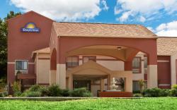 Days Inn by Wyndham Lumberton
