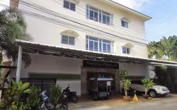 Warina Place Hotel