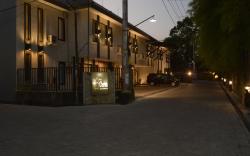 Puri Chorus Hotel