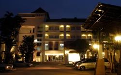 Nana Buri Hotel