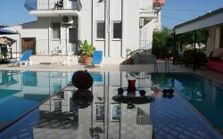 Cam Hotel