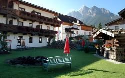 Hotel Alpenstolz