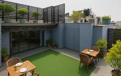 Almondz Hotel