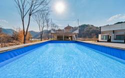 GaPyeong Yeoldudal Spapension&Camping