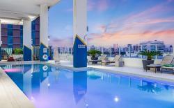 SERENA Hotel Aventura Miami, Tapestry Collection by Hilton
