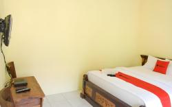RedDoorz Syariah near Balai Kota Probolinggo 2