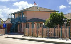 Riverside Inn & Suites