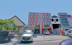 Super OYO Capital O 3905 Graha 100 Guest House Syariah