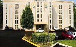 Alexis Inn and Suites Hotel