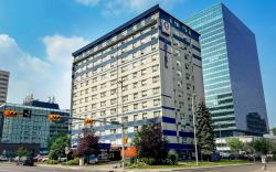 Coast Calgary Downtown Hotel & Suites by APA