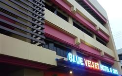 Blue Velvet Hotel & Cafe
