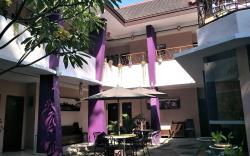 Dpavilion Guest House & Resto
