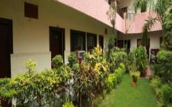 HOTEL SIDHARTHA (600 meters from Taj Mahal)
