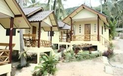 Day Night Bungalow & Bar