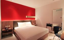 Zoom Hotel Jemursari