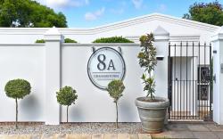 8A Grahamstown Luxury Guest House