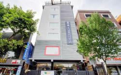 Super Townhouse OAK Seventy Seven