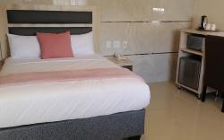 Bayside Hotel 108