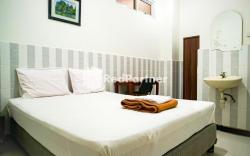 Hoki Homestay Syariah Mitra RedDoorz near Rumah Sakit Dr Soetomo Surabaya
