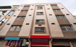 Hotel O Aroma Classic Near Nampally Main Railway station