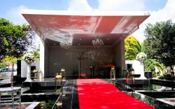 Airport Gardens Boutique Hotel