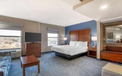 Comfort Suites near Birkdale Village- Huntersville