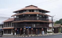 Velawarin Hotel