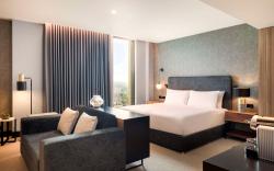 Hilton Woking