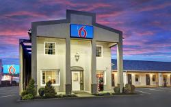 Motel 6 Washington, PA