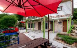 Hwachaebong Gaegok Pension