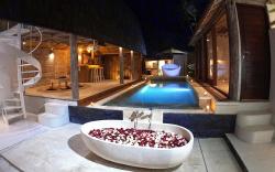 Private Vacation Rentals Villa, 2 Pools 4 Bedrooms