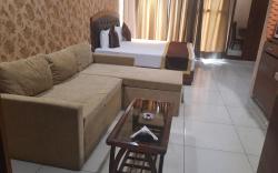 Royal Luxury Studio Apartment With Breakfast 926
