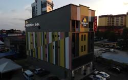 Meriton Inn Hotel