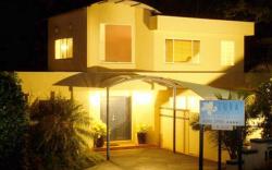 Azura Beach House Bed & Breakfast