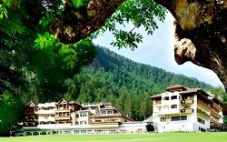 Excelsior Dolomites Life Resort
