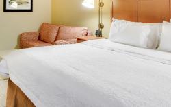 Pittsburgh Airport Inn and Suites